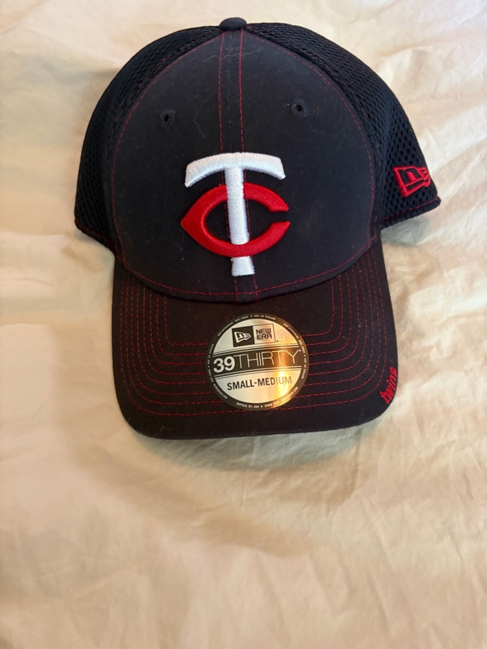 New Era Black & Red Minnesota Twins Stretch Mesh Cap